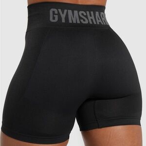 NWOT Gymshark black flex bike shorts gym high waist leggings size medium